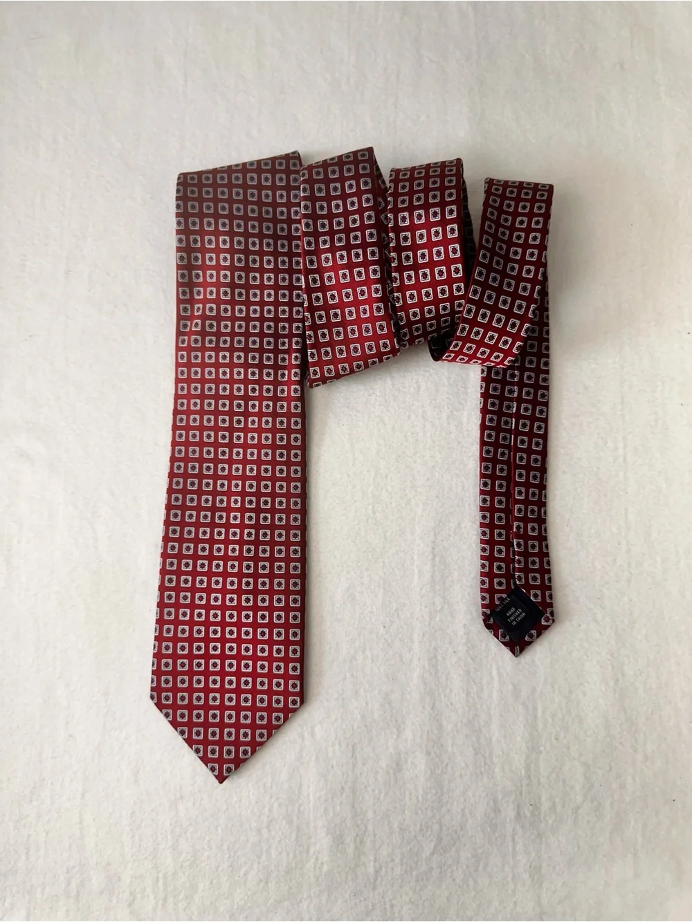 Men's Red Geometric Silk Tie - Classic Pattern Jos a bank